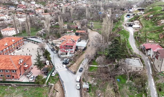 Yağmur, su kanallarını coşturdu