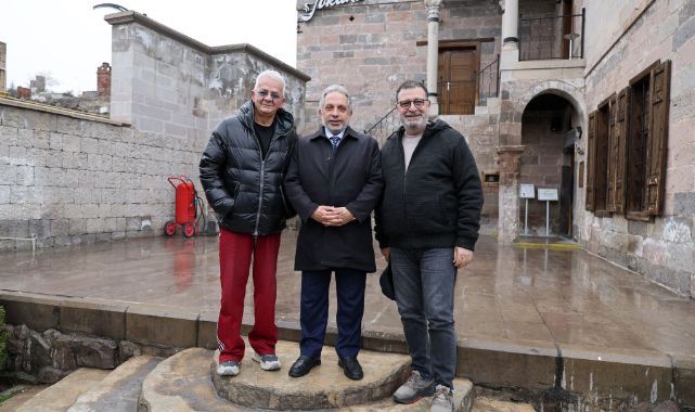 Zafer Algöz'den Sahaaflar Çarşısı'na tam not