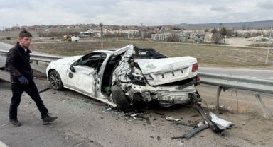 MHP eski milletvekilinin oğlunun yaralandığı kaza kamerada