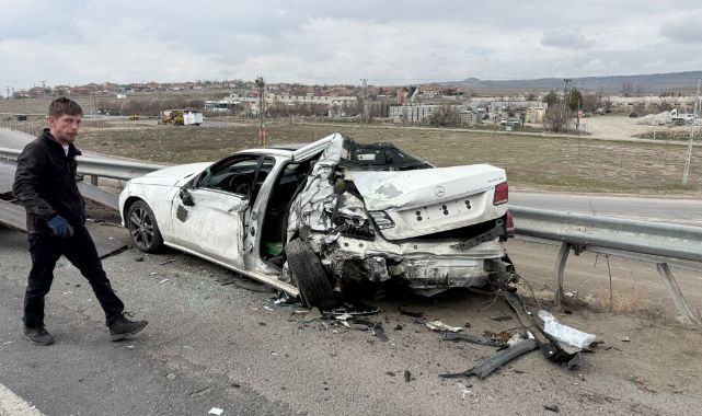 MHP eski milletvekilinin oğlunun yaralandığı kaza kamerada